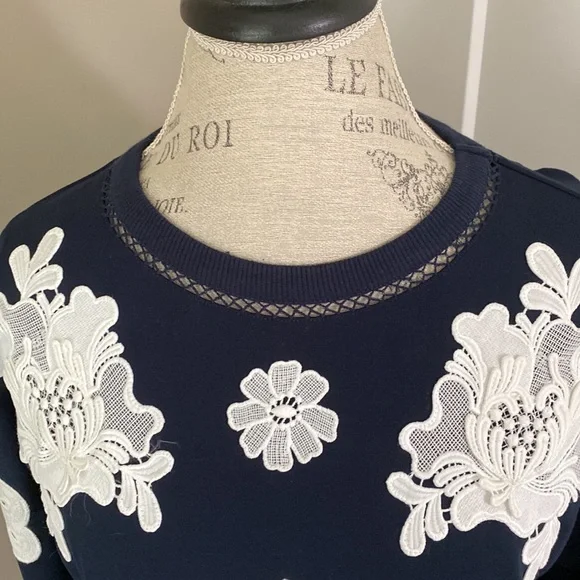 Victoria Beckham for Target Navy Floral Long Sleeve size small - Picture 3 of 5